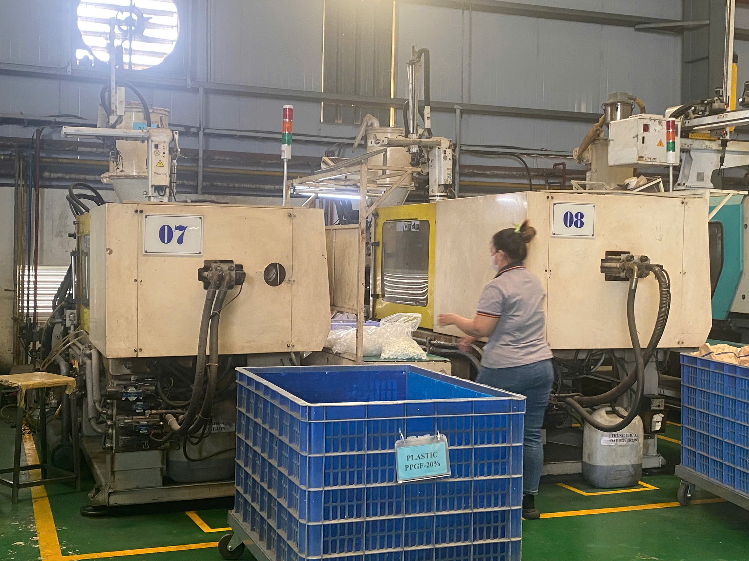 Injection molding machine 3.jpg